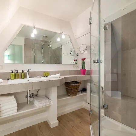 Gaat 7 Der Junge Heinrich Кайтум